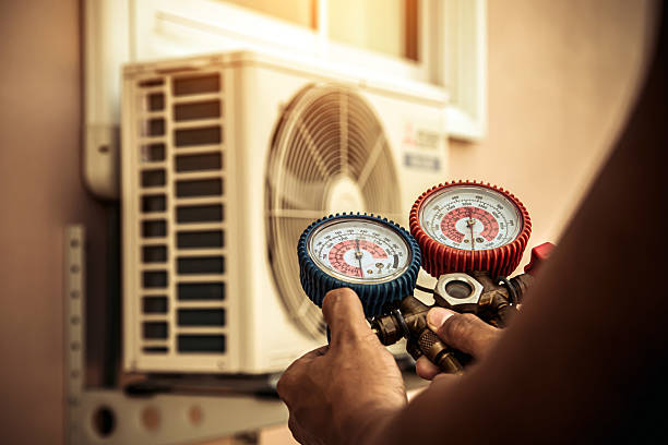 Professional Hvac Maintenance technician working in Maineville, OH